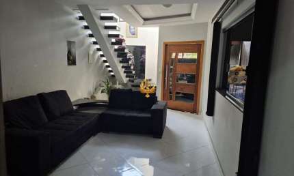 Casa à venda em Taubaté-SP, Jardim Garcez: 3 quartos, 1 suíte, 2 salas, 2 banheiros, 2 vagas, 195m². Imperdível!