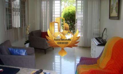 Imperdível oportunidade de casa à venda em Taubaté-SP, Jardim América: 3 quartos, 1 suíte, 1 sala, 2 banheiros, 3 vagas, 257m².
