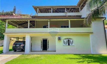 Oportunidade: ampla casa à venda a 100 metros do mar em Búzios/RJ