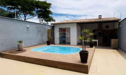 Otima oportunidade /Casa de 3 Quartos no Mar do Norte, Rio das Ostras: Conforto e Qualidade de Vida Perto da Praia'