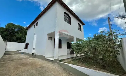 A venda - casa de 6 quartos com 4 suítes e entrada independente em Búzios