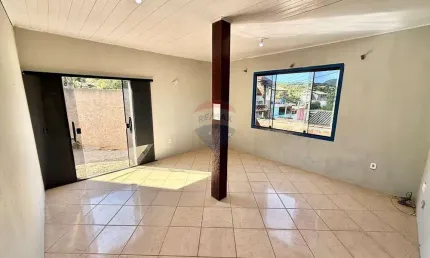 Á venda Casa térrea com bom terreno e pronta para morar em Búzios!