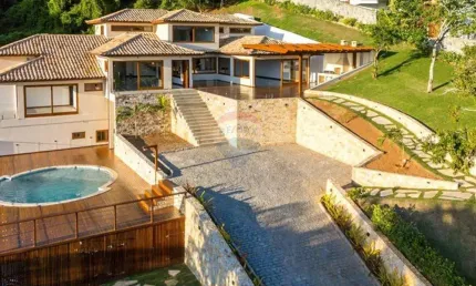 Mansão a venda  com vista espetacular na Ferradura em Búzios