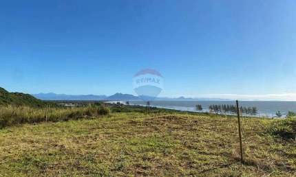 À venda: Terreno plano de 558 m² com vista espetacular para o mar na Praia Rasa, Armação dos Búzios
