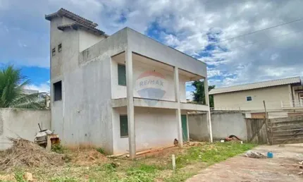 À venda Casa com área de lazer à poucos metros da Praia Rasa – Rasa