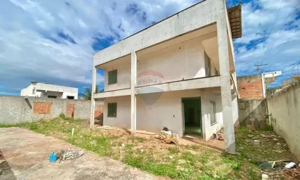 À venda Casa com área de lazer à poucos metros da Praia Rasa – Rasa