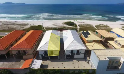 À venda: Apartamento com RGI de frente para a praia em Dunas do Foguete, Cabo Frio, por R$440.000