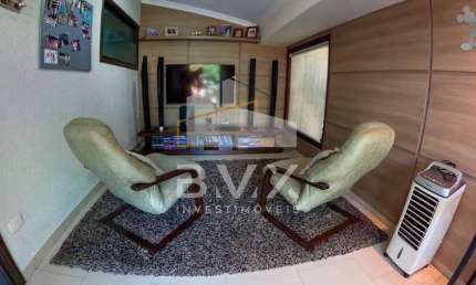 Imóvel de luxo em Sorocaba-SP: Casa sobrado à venda no Jardim Prestes de Barros com 4 quartos, 2 suítes, 3 salas, 10 vagas e 550m² de área.