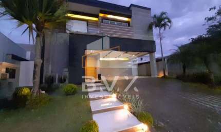 Linda Casa Sobrado, 395 m² no ALPHAVILLE NOVA ESPLANADA, 4 suítes c closet, piscina, 6 vagas, projeto moderno e inovador, paisagismo, num ponto alto