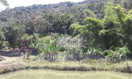 Sítio com 3 dormitórios à venda, 302000 m² por R$ 1.200.000,00 - Centro - Tapiraí/SP