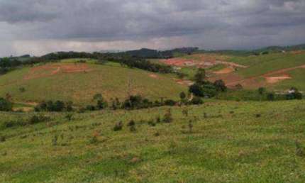 Terreno quitados: Lote 07 de 1.616m2, Lote 10 de 1.733m2 e Lote 47 de 1.000m2 / Igaratá.