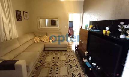 Casa Térrea  com 178 m² de A.C. com 02 dormitórios, sala ampla, cozinha e 2 vagas de Garagens.