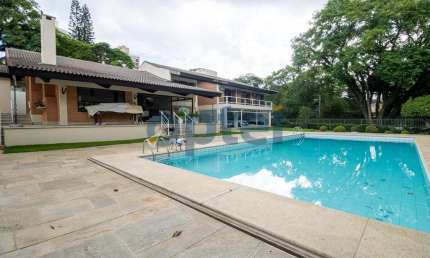 Casa Alto padrão 4 suítes no Parque Anchieta com piscina e churrasqueira