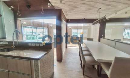 LINDA COBERTURA NO JARDIM DO MAR COM 176 M², LAREIRA, ÁREA COM CHURRASQUEIRA E SUÍTE MASTER