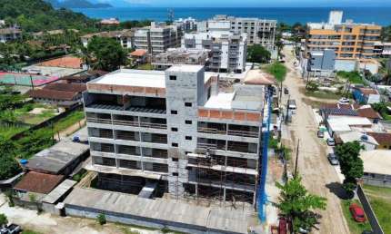 Studios e Cobertura a venda na Praia das Toninhas em Ubatuba