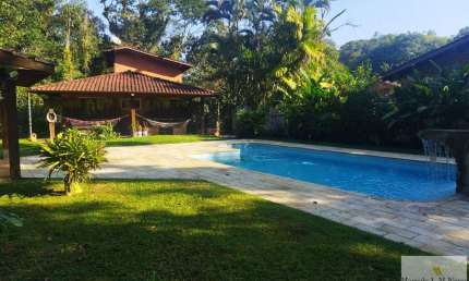 Casa a venda em Condomínio com Piscina na Praia Dura em Ubatuba
