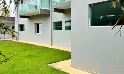 Casa Alto Padrão com 05 quartos suítes no Centro em Ubatuba