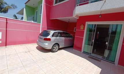 Sobrado à Venda em Vila Nova - Araucária: 3 Dormitórios por R$650000