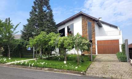 Casa à Venda em Barigui, Araucária: 4 Dormitórios, 298m²