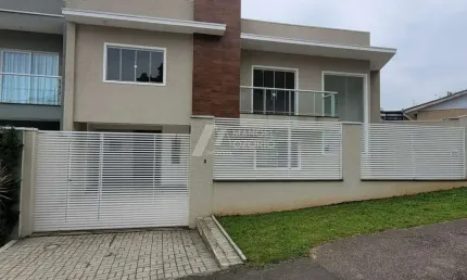 Sobrado à Venda em Araucária: 3 Dormitórios, 158.77m²