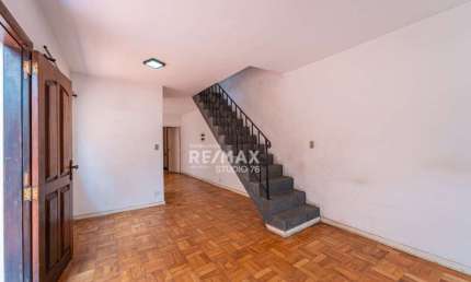 Atraente casa tipo para venda com 3 quartos, sendo 1 suíte, 119m²