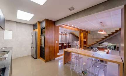 Aconchegante apartamento tipo para venda com 4 quartos, sendo 2 suítes, 195m²