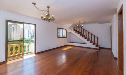 Atraente cobertura para venda com 4 quartos, sendo 2 suítes, 289m²