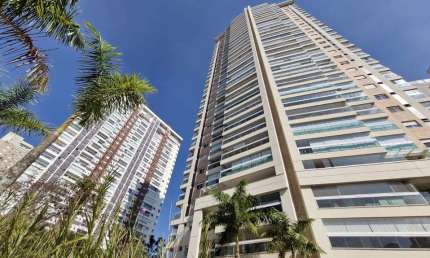Atraente apartamento tipo para venda com 3 quartos, sendo 3 suítes, 240m²