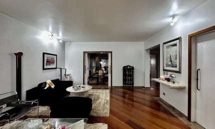 Atraente apartamento tipo para venda com 3 quartos, sendo 3 suítes, 194m²