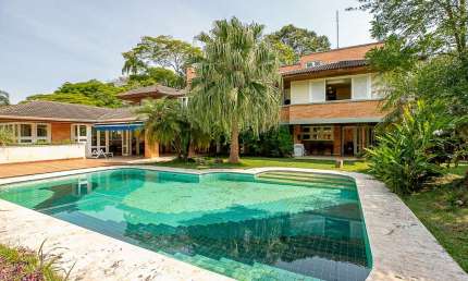 Deslumbrante casa tipo para venda com 4 quartos, sendo 4 suítes, 1,023m²
