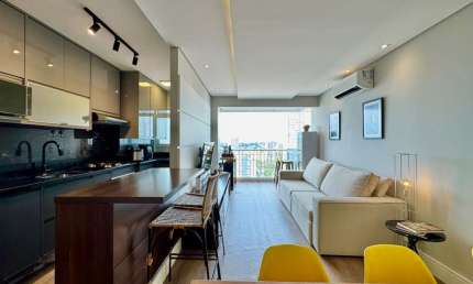 Agradável apartamento tipo para venda em Vila Alexandria com 2 quartos, sendo 1 suíte, 63m²