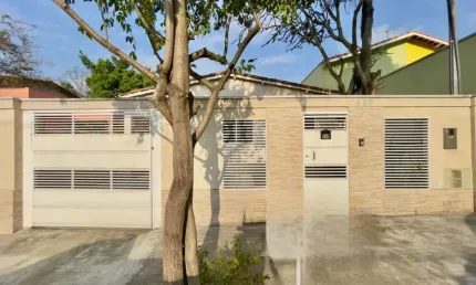 Atraente casa tipo para venda em Campo Belo com 3 quartos, sendo 1 suíte, 200m²