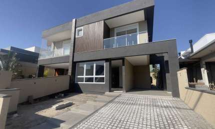 Casa 4 dormitórios ou + para Venda em Florianópolis, São João do Rio Vermelho, 4 dormitórios, 4 suítes, 5 banheiros, 2 vagas