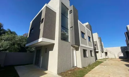 Sobrado com 125m² 3 quartos, à venda, no bairro Uberaba em Curitiba