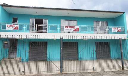 Sobrado com 200m² 3 quartos, à venda, no bairro Uberaba em Curitiba