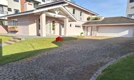 Sobrado com 334,02m² 4 quartos, à venda, no bairro São Pedro em São José dos Pinhais