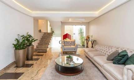 Sobrado com 205m² 3 quartos, à venda, no bairro Guabirotuba em Curitiba