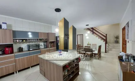 Casa À Venda 3 dorm.  (1 Suíte) - V. Industrial - R$ 750.000,00