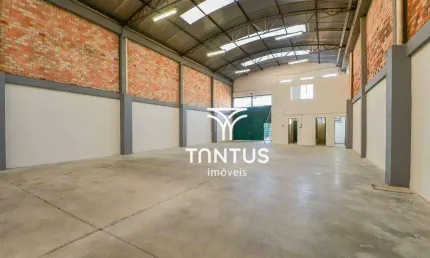 Barração com loja para alugar com 392m² por R$ 9.850/mês - Hauer - Curitiba/PR