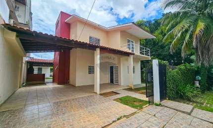 Casa Duplex com 4 Suítes e 265m² à R$870.000 na Ponta Negra
