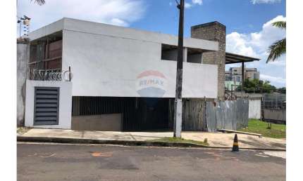 Prédio comercial com 402 m² disponível para aluguel e localizado no bairro Compensa