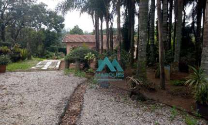Linda Chácara Porteira Fechada com acesso fácil a São José, Caragua e São Paulo