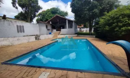 Maravilhosa Chácara próximo com piscina, próximo a Carvalho Pinto em Caçapava-SP