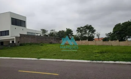 Maravilhoso terreno em condomínio fechado , e excelente topografia.