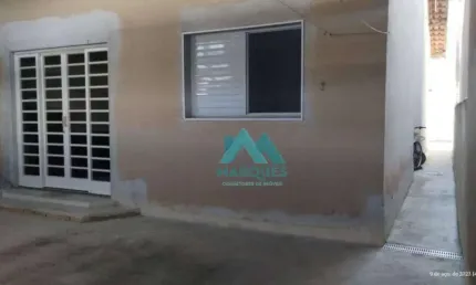 Excelente casa térrea, com uma maravilhosa cozinha planejada, ótima localização