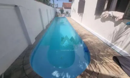 Linda casa, confortável próxima ao centro, localização privilegiada