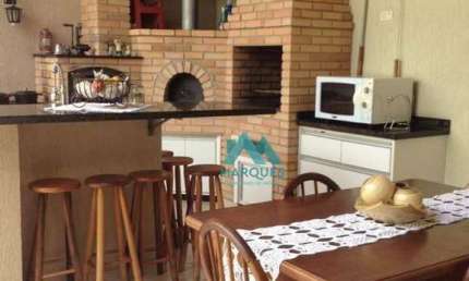 Casa com 3 quartos à venda na Vila Santos, Caçapava 