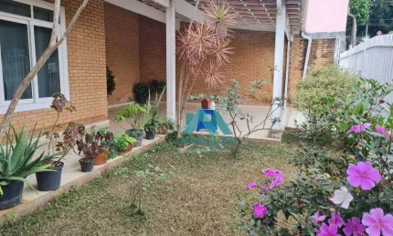 Casa grande e espaçosa em bairro  nobre de caçapava -sp