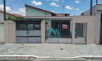 Casa em excelente localização, terreno com mais de 250m²