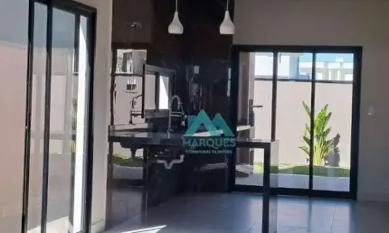 Casa de alto padrão  em condomínio com ótima localização em caçapava -sp